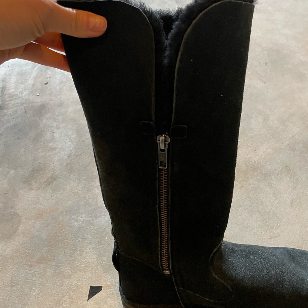UGG boots - Picture 3 of 4